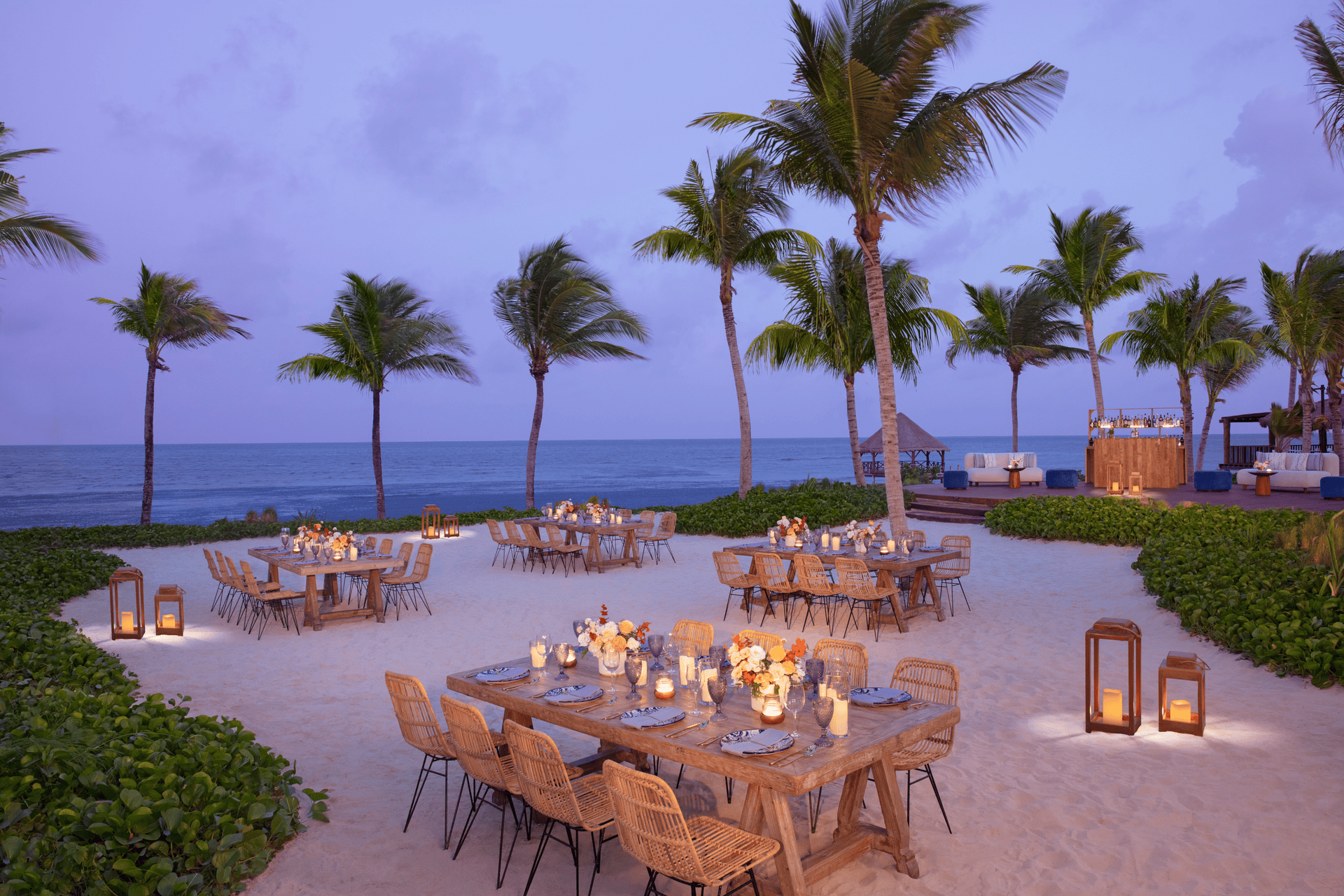 Papaya Sand & Deck Dinner